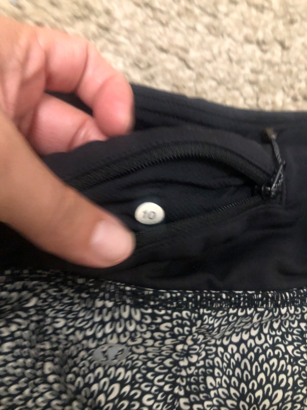 lululemon athletica Circuit Breaker Skirt II size 10 great conditions - Picture 5 of 9
